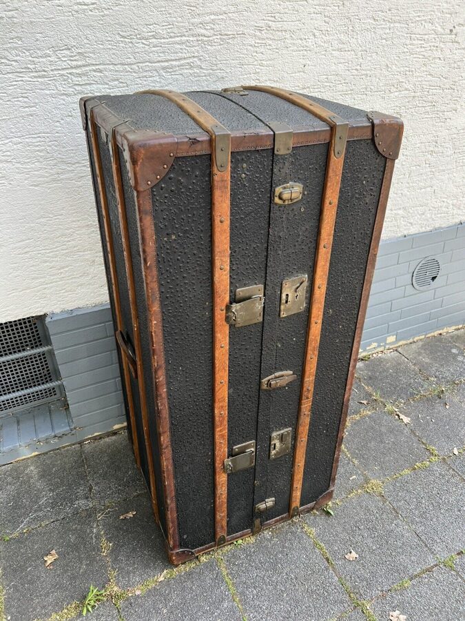 Antiker Überseekoffer Johann Scholz Wien Kleiderkoffer Schubladen z.restaurieren (Nur für Selbstabholer))