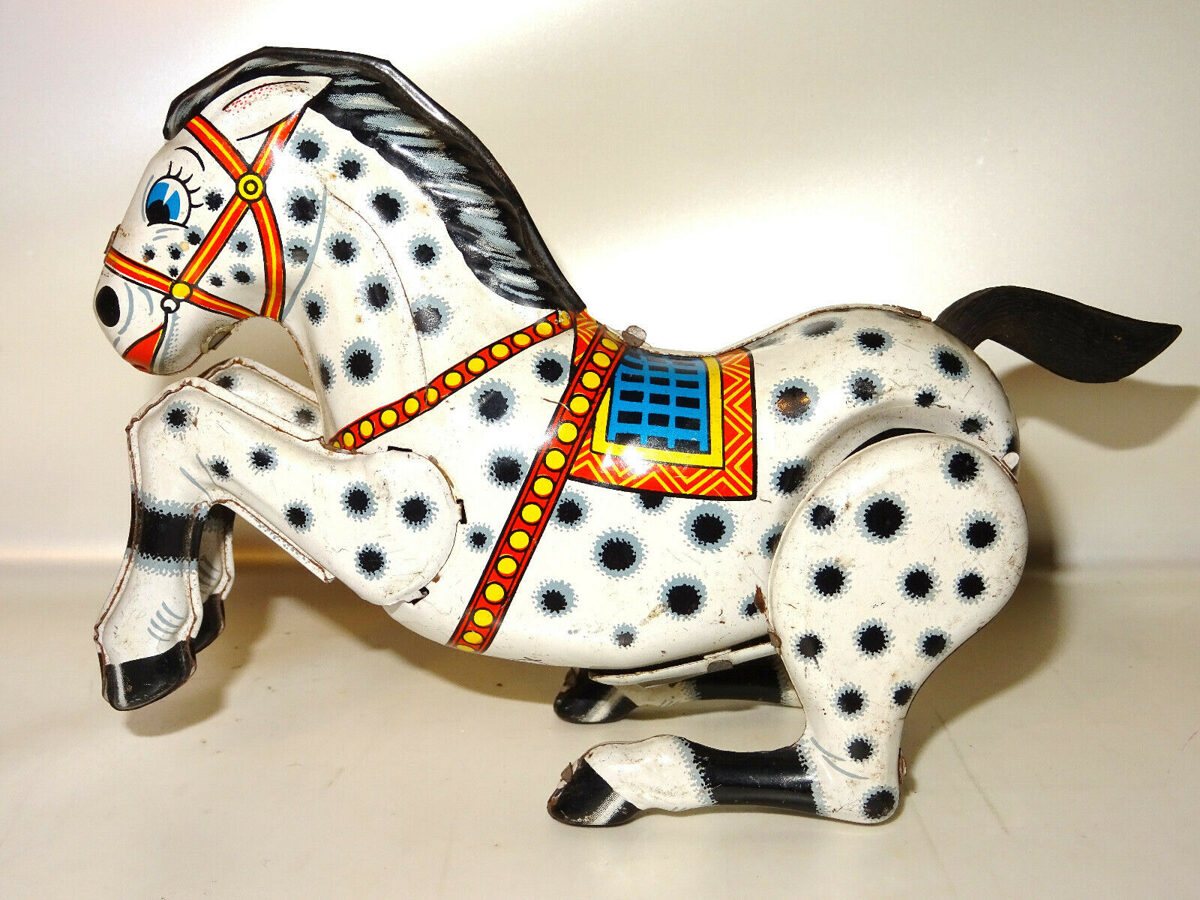 DAIYA Japan Pferd Horse Blechspielzeug zum aufziehen springendes Pferd weiß 15cm