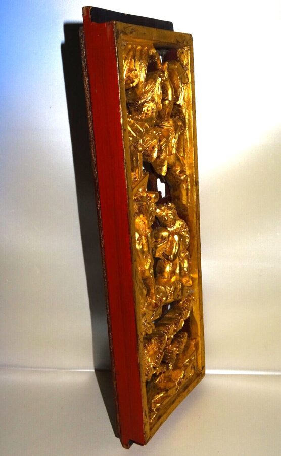 Chinesische Holzschnitzerei China Schnitzerei Holz vergoldet Relief 27,5x9cm.