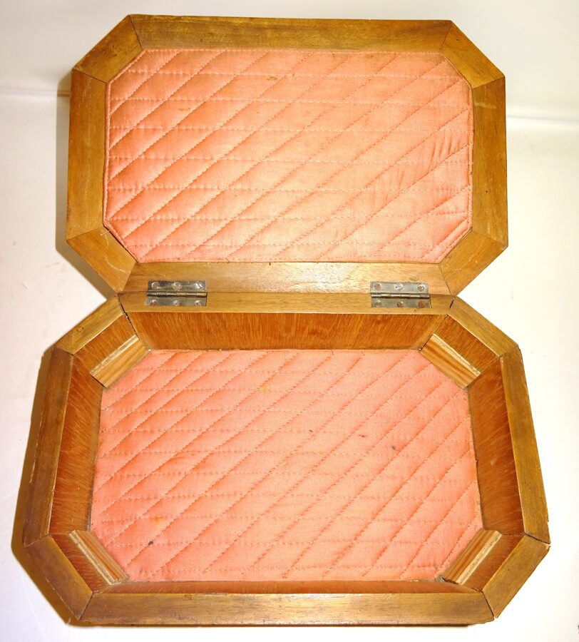 Antike Holzschatulle Holzkiste Box Truhe Antik Art Deco mit Inizialien 34x22x12