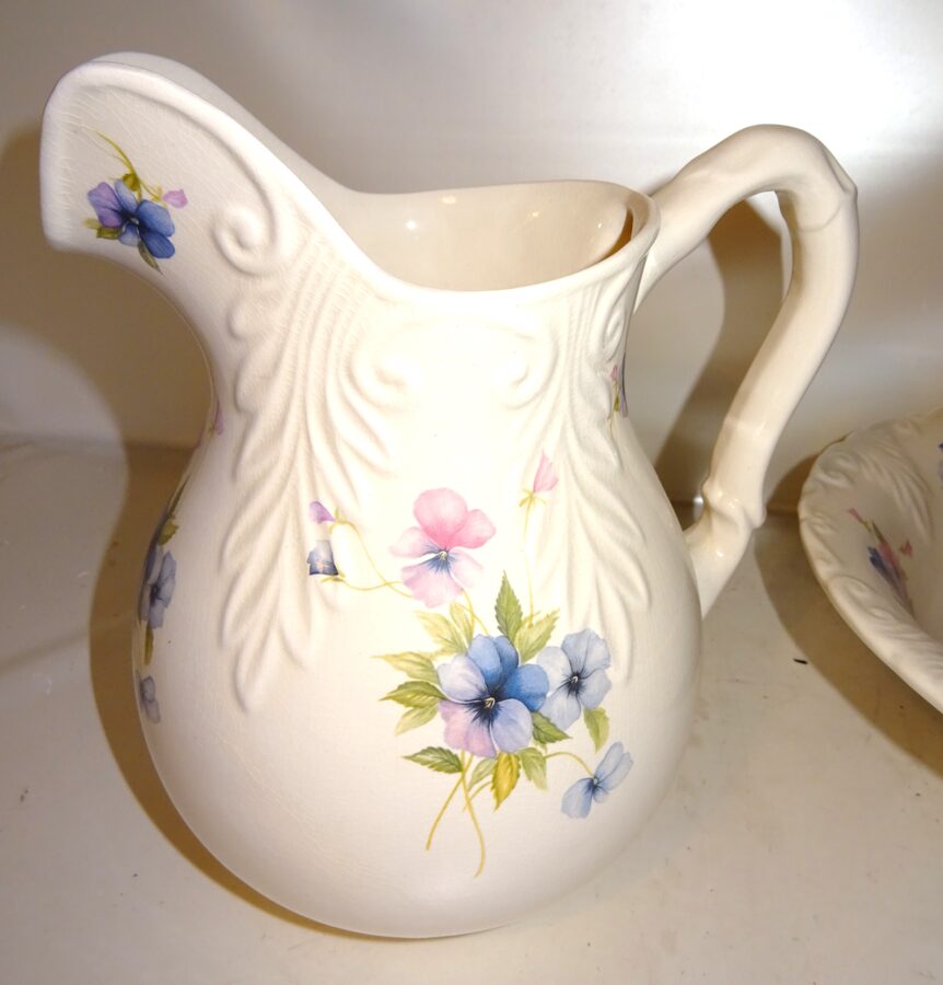 Ironstone England Waschschüssel mit Krug Blumenmuster krakeliert Vintage 