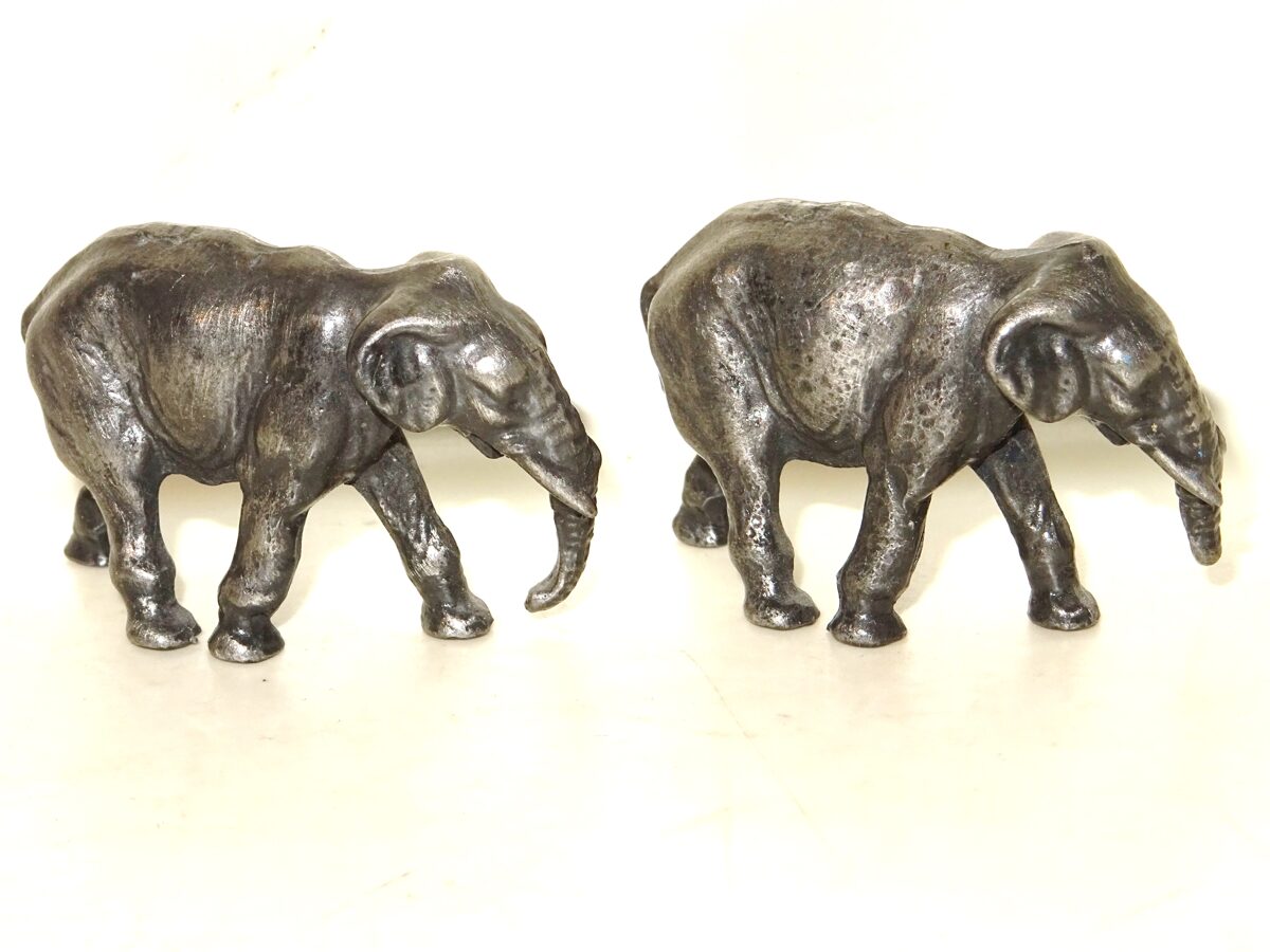 2 schöne massive Zinn tin Elefanten Elefant Elephant 5x3cm Figur Skulptur