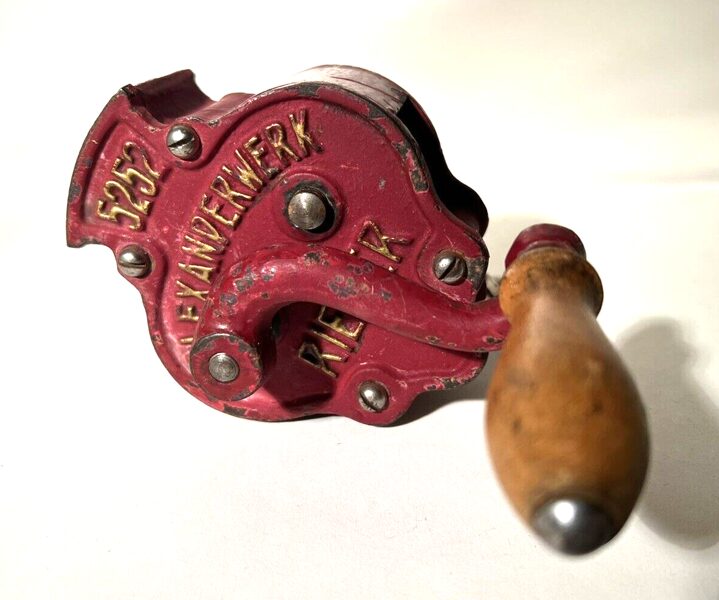 Alexanderwerk Rieger 5252 Bohnenschneider Gusseisen Antik Vintage Rot Schneider