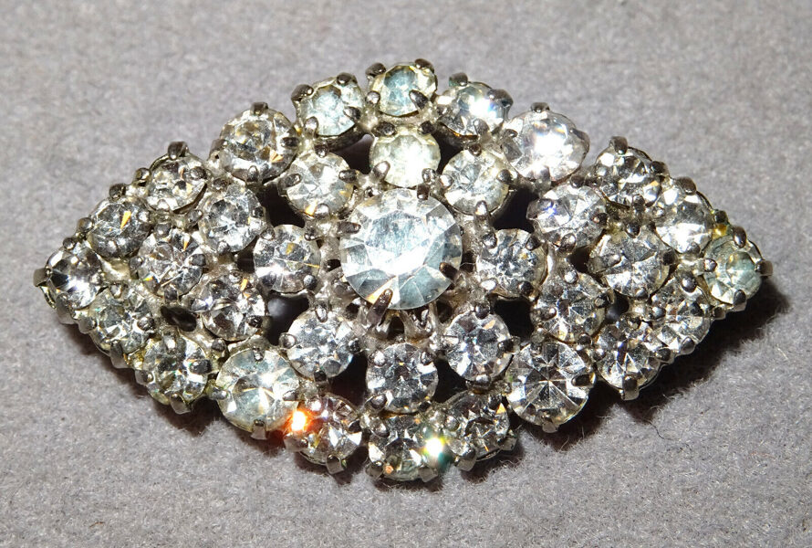 Vintage Brosche Strass Glas Gablonz 60s 70s Modeschmuck Raute Brooch Ø:40x23mm